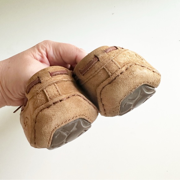 UGG Women's Dakota Sheepskin Lined Slipper Moccasin Chestnut 7 - Picture 7 of 10